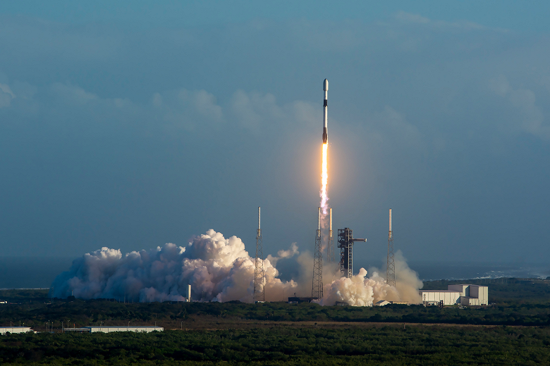 SpaceX совершила более 100 запусков ракет в этом году, а все остальные компании в мире &mdash; всего 95